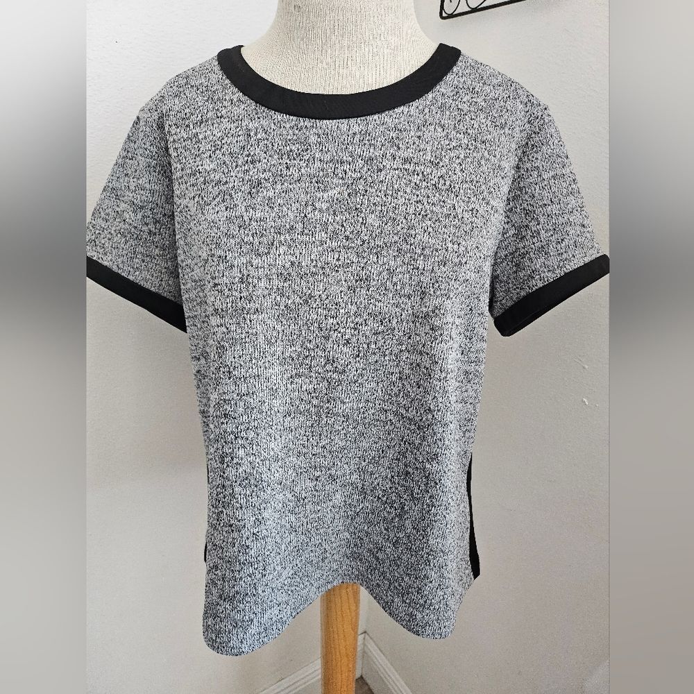 Woman's Calvin Klein Black and Gray Knit Top with black edges Sz XL Modern prep